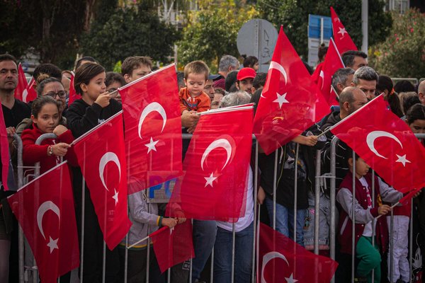 Comment la culture alternative influence-t-elle la société ?